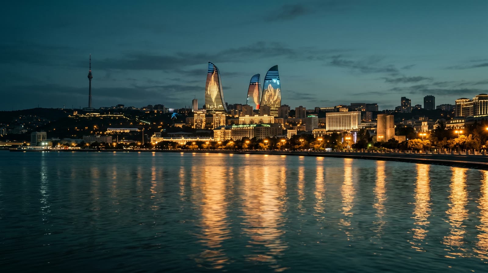 Ночной Баку — панорама города